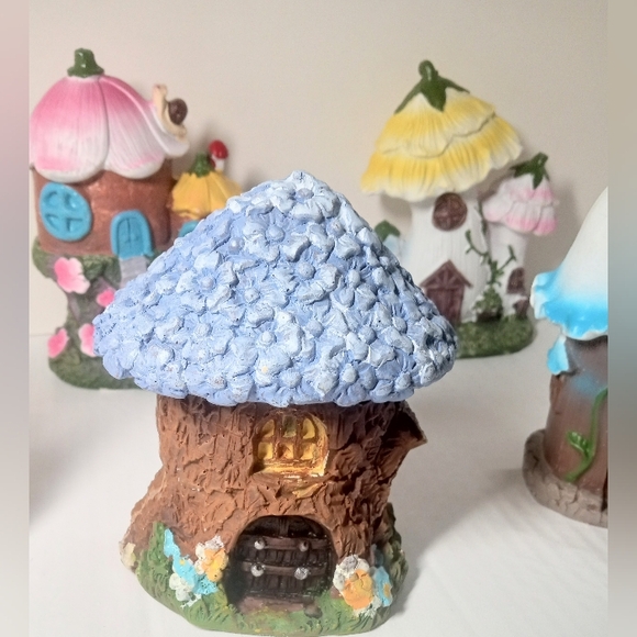 Mini Gnome Village - Picture 2 of 12